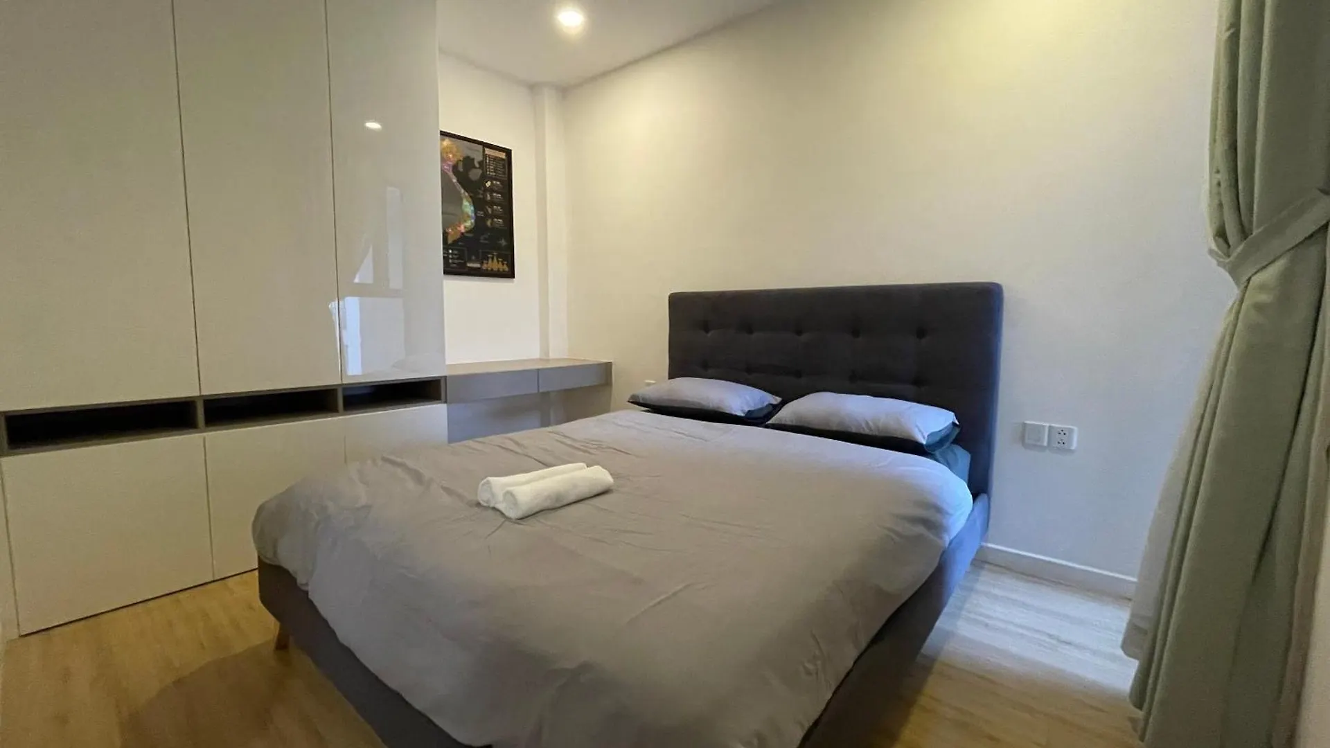 Luxurious 2-Bedroom Apartment District 4 ホーチミン市 0*,